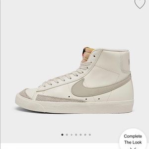 Nike woman’s 7.5 Blazer Mid ‘77 Casual - worn ONCE - PERFECT CONDITION